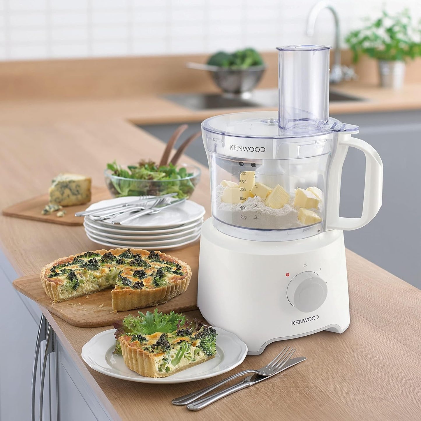 Kenwood Multipro Compact Food Processor, 800 Watt, 2.1 Liter, White - FDP303 محضر طعام كينوود مالتي برو كومباكت، 800 واط، سعة 2.1 لتر