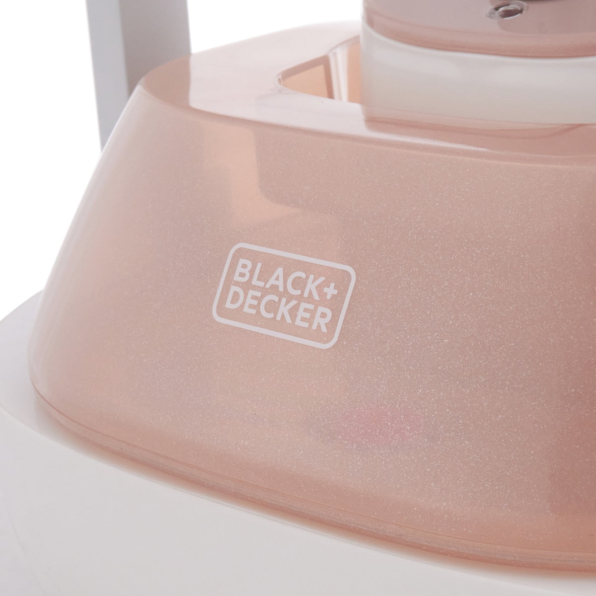 Black + Decker Garment Steamer, 2 Liters, 1785 Watt, White and Rose Gold - GSTM2050 مكواة ملابس بخار بلاك + ديكر، 2 لتر، 1785 وات